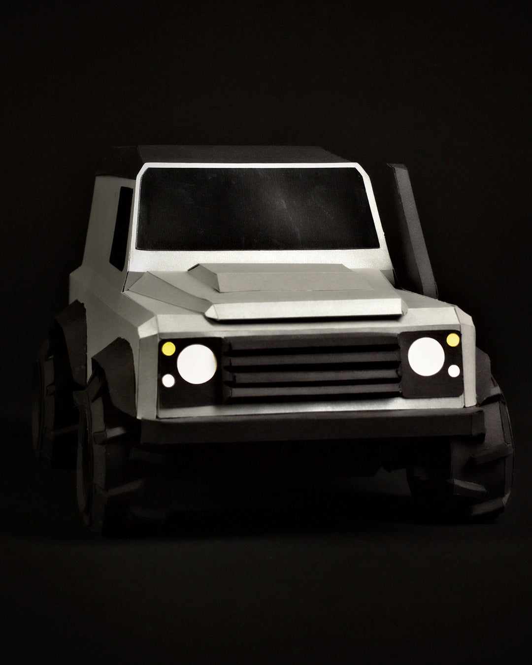  Offroad Papercraft Car Sculpture Kit - Geländewagen Verteidiger - Sleek Silver